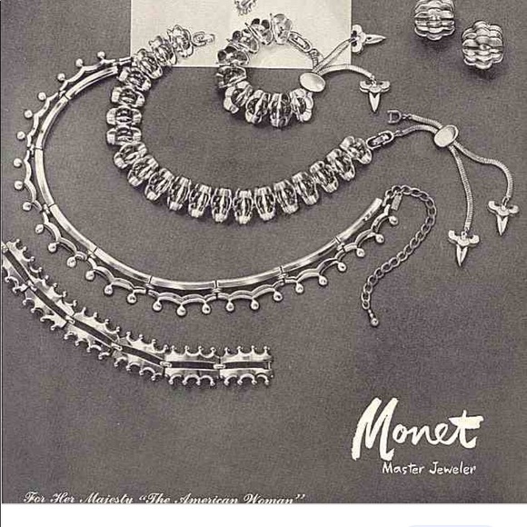 🌹WELCOME TO OUR CLOSET 🌺 - Picture 6 of 7